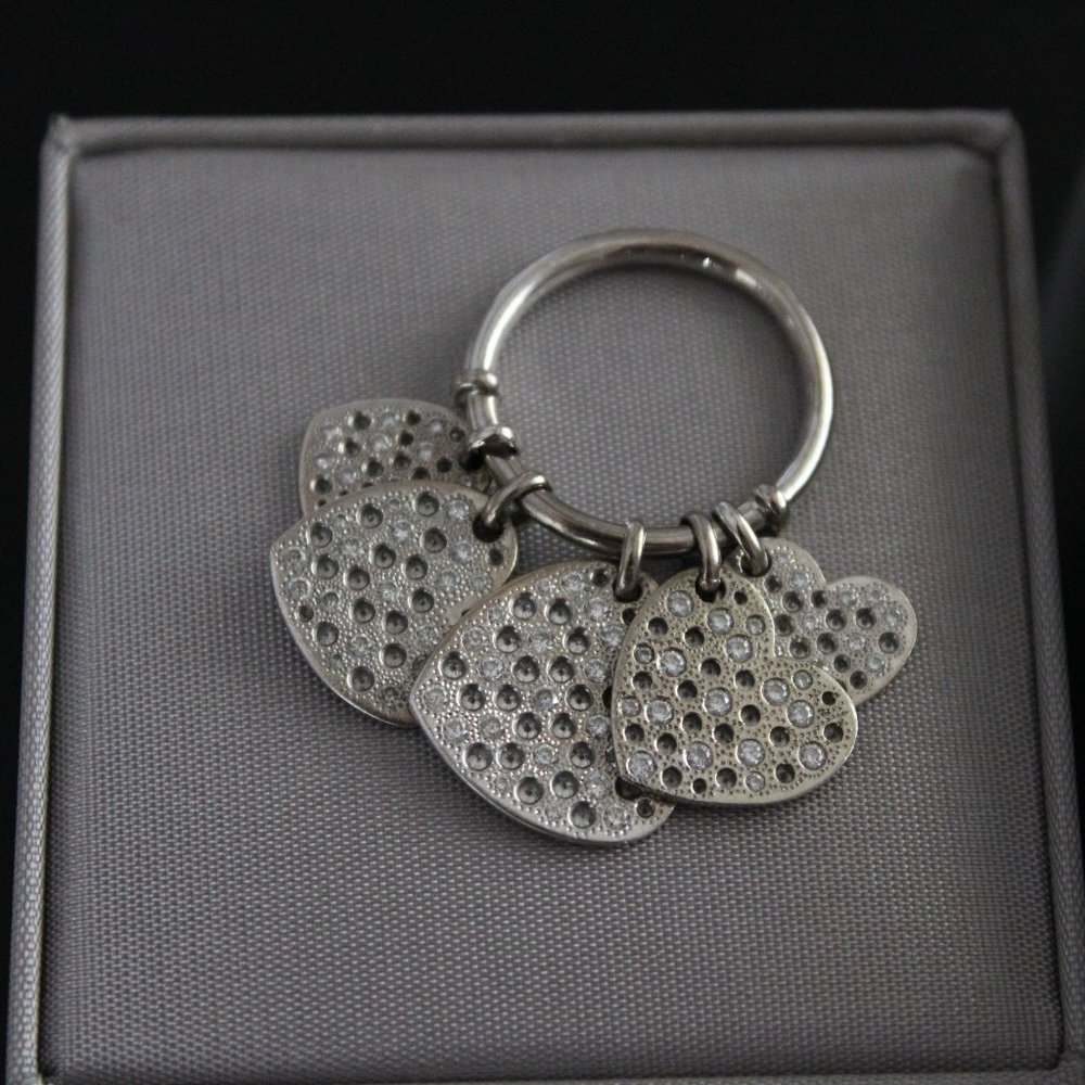 Christian Dior 18K White Gold Diamond Heart Dangle Ring - Picture 2 of 7